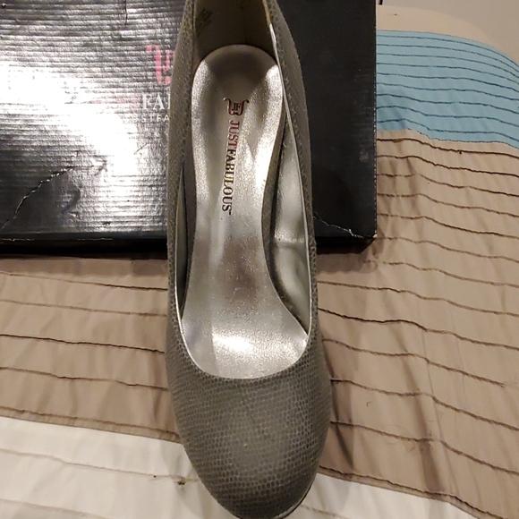 Shoes - Picture 2 of 4